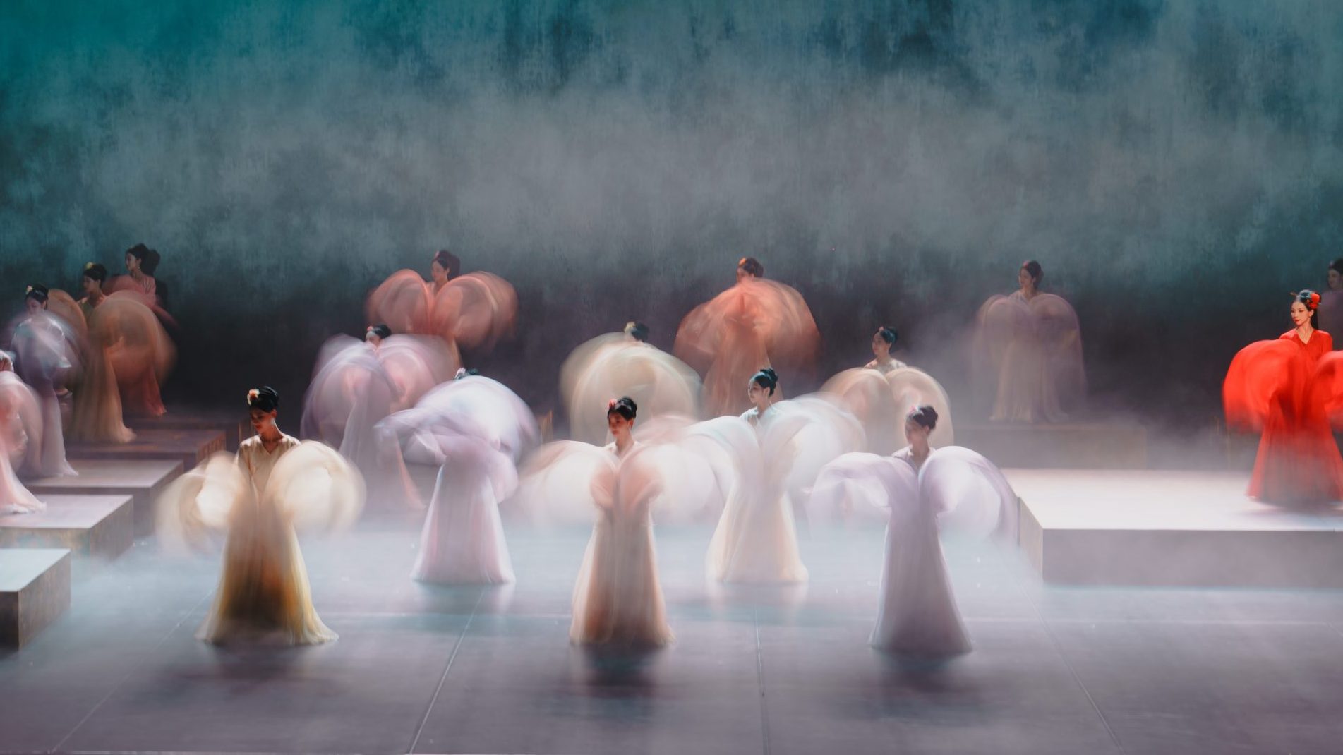 编舞黎星|站在古典舞剧浪尖|金砖粉墙塑造牡丹亭的梦